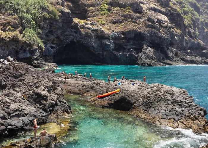 Eden Caletillas Peace